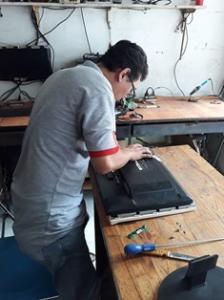 Hình ảnh sửa màn hình 3